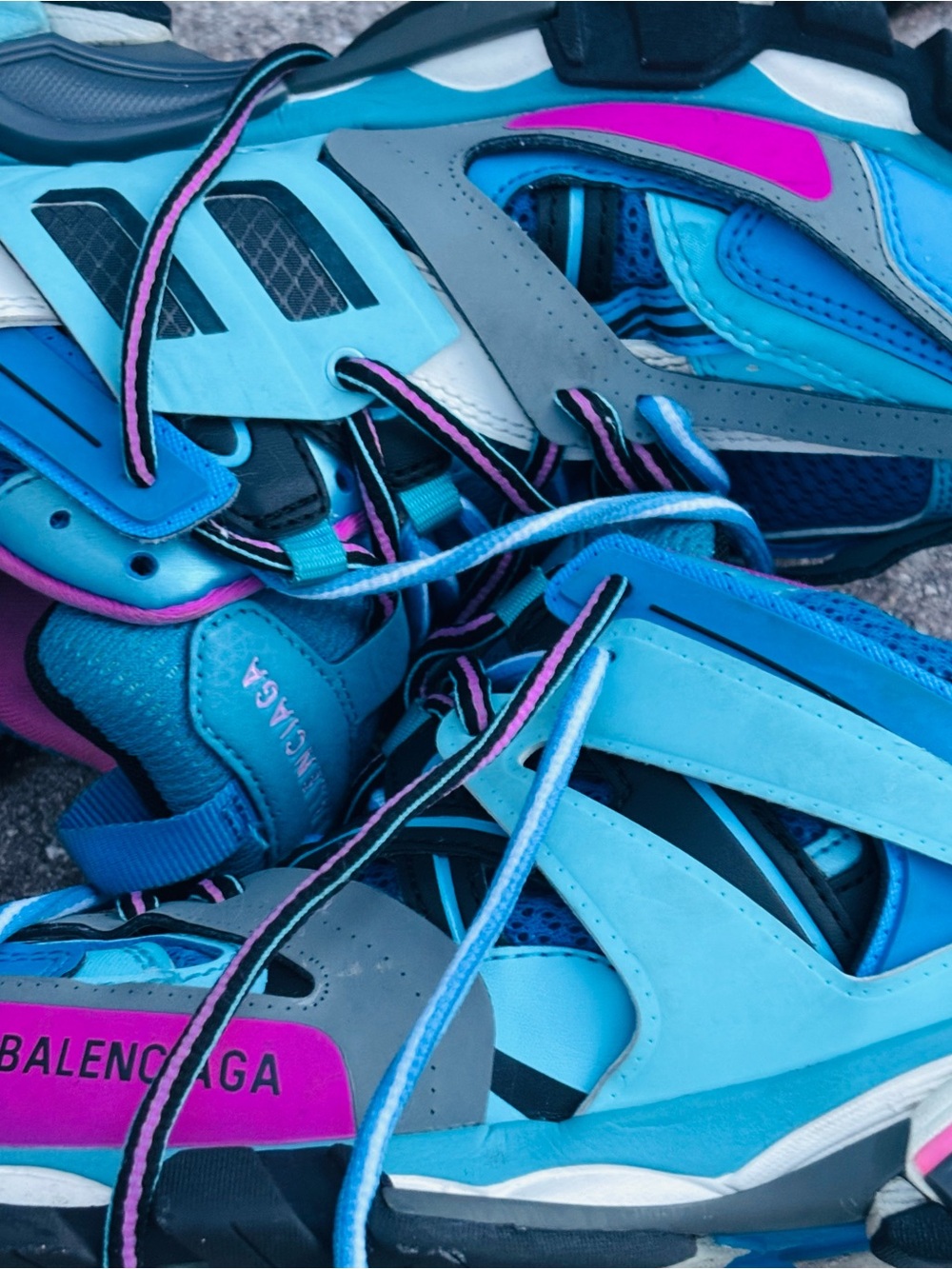 Balenciaga Turquoise & Navy Runner Sneakers - Picture 4 of 7
